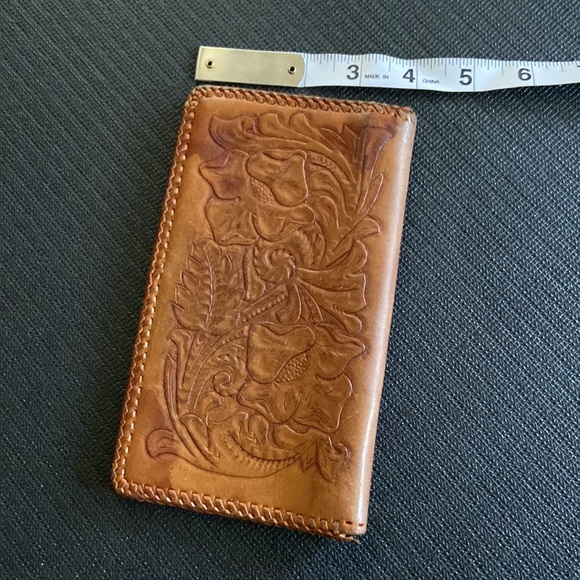Vintage Tooled Leather Wallet - Picture 4 of 6